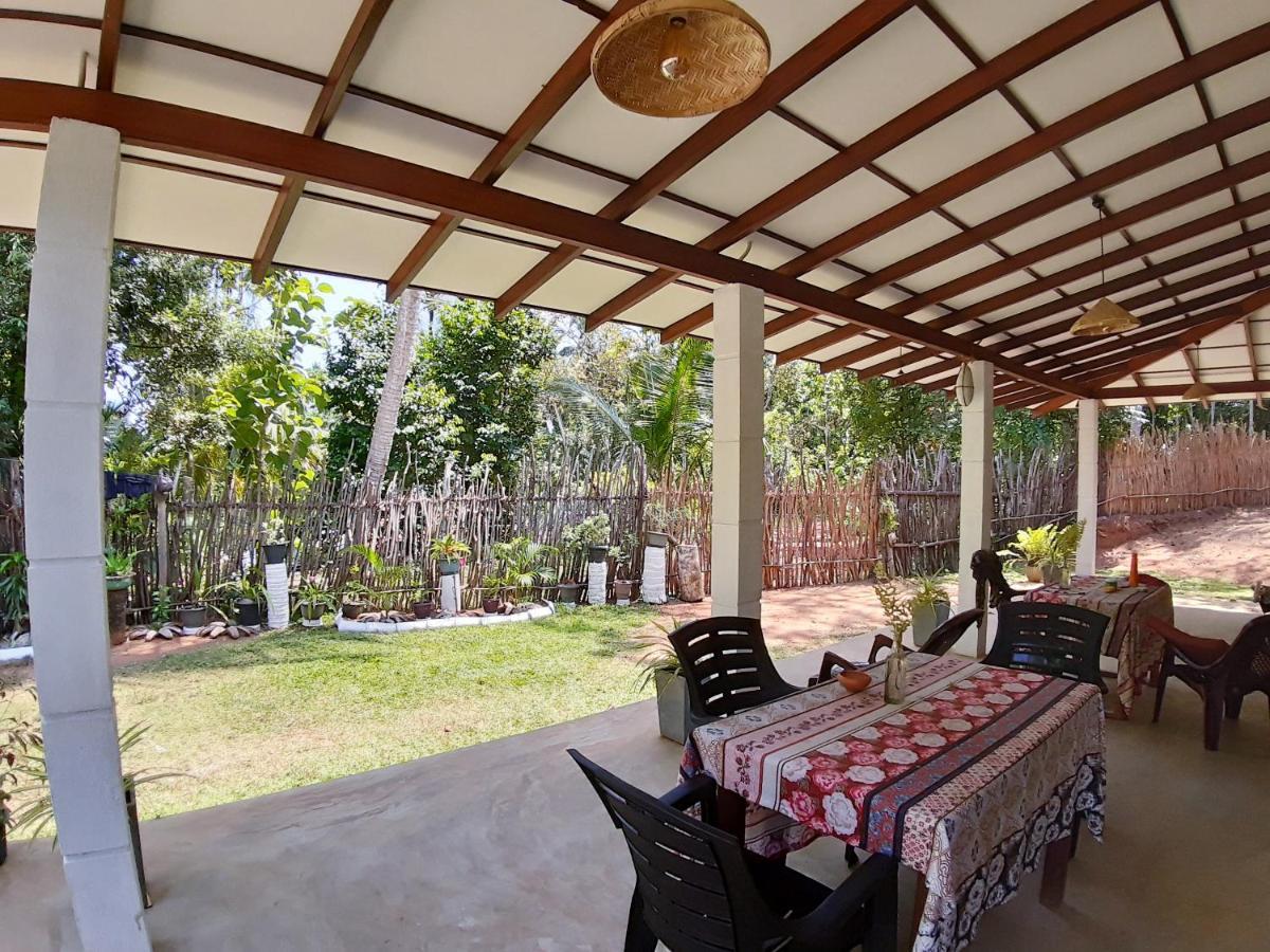 Cashew Villa Hiriketiya Діквелла Екстер'єр фото